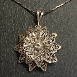 Vintage Sterling Silver Mandala/Flower Necklace